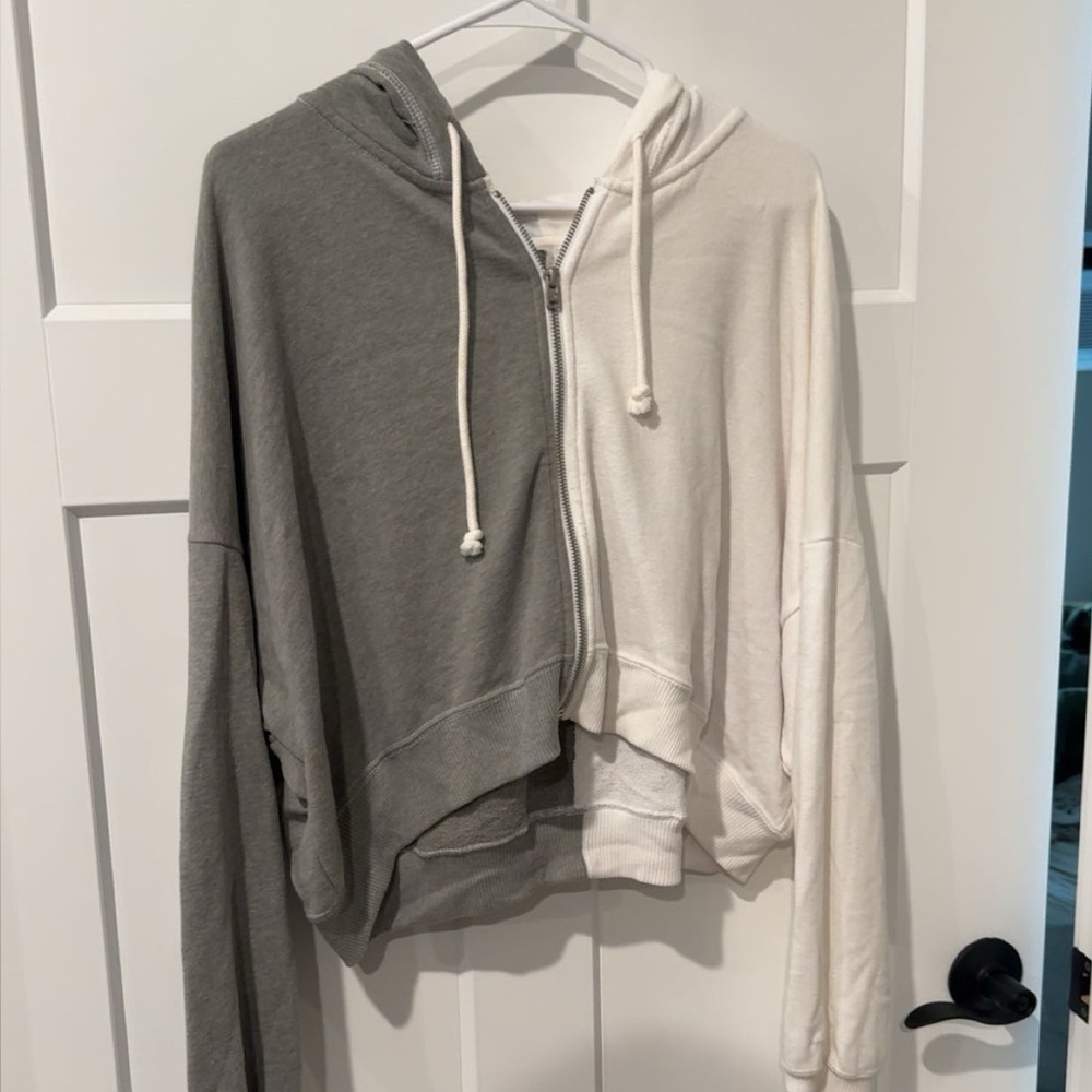 Hollister Gray and Cream Women's Hoodie Sweater